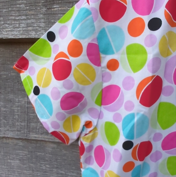 🆕🩺💉Medical Scrub Top 3 Pocket Just Love White Background Multi Color Circl… - Picture 6 of 9